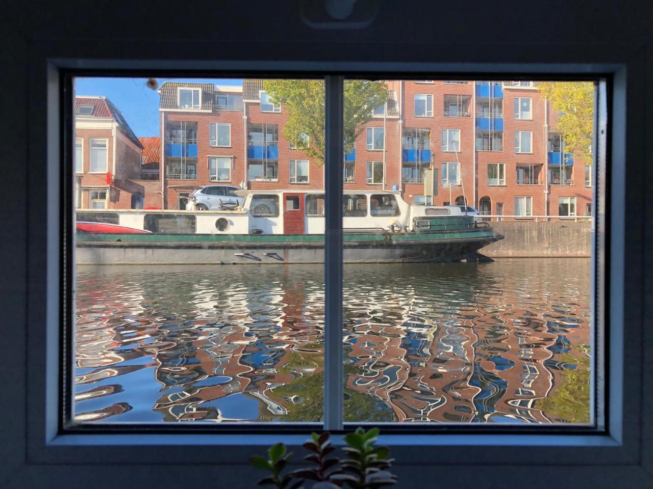 Appartement Slapen Op De Gracht Leeuwarden Exterior photo